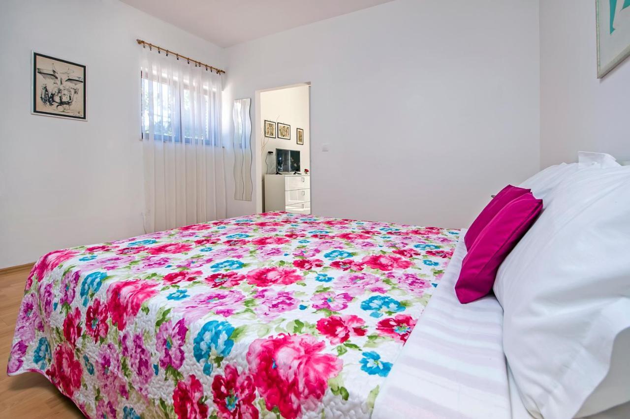 Apartmani&Soba Mimi Ровінь Екстер'єр фото